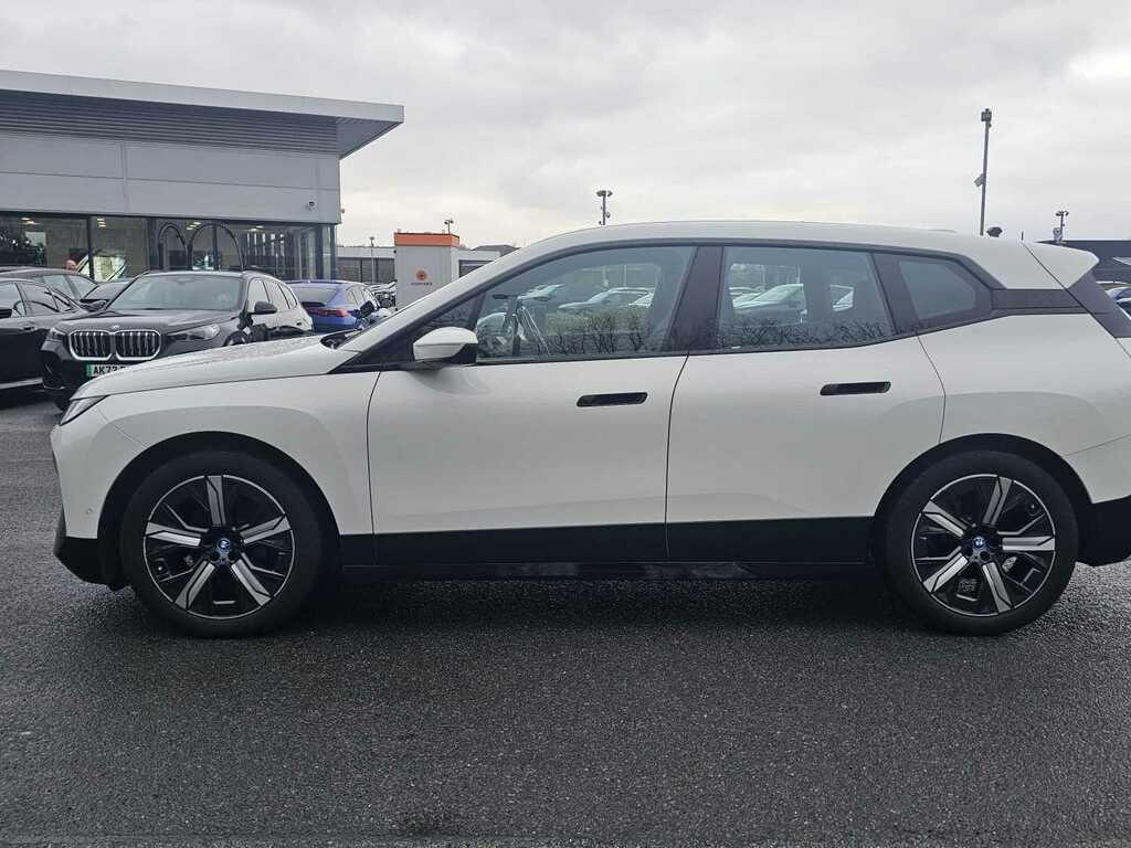 BMW iX 240Kw Xdrive40 M Sport 76.6Kwh White #2