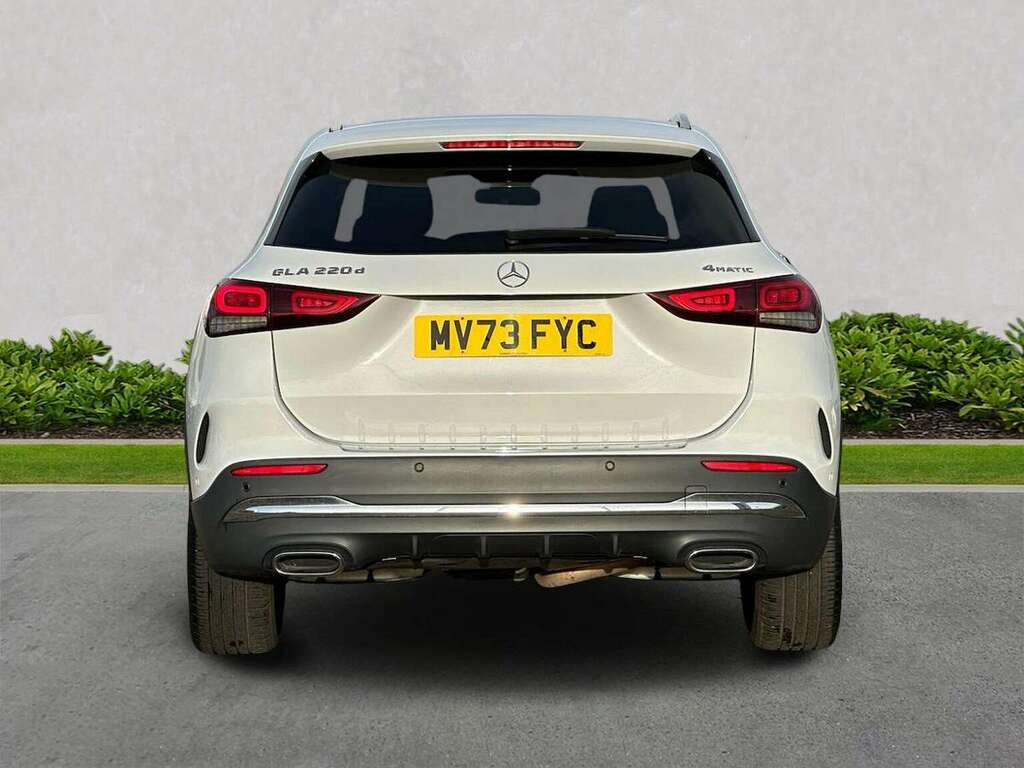 Mercedes-Benz GLA Class Gla 220D 4Matic Amg Line Executive MV73FYC White #4