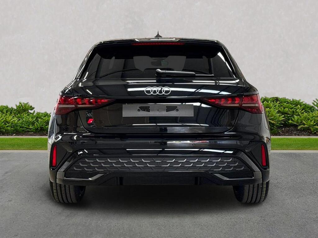 Audi A3 1.5 Tfsi E 204 S Line S Tronic Tech Pack Black #4