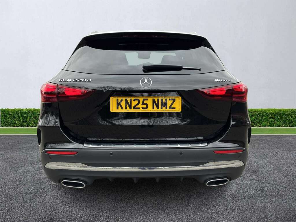 Mercedes-Benz GLA Class Gla 220D 4Matic Amg Line Premium Plus KN25NMZ Black #4