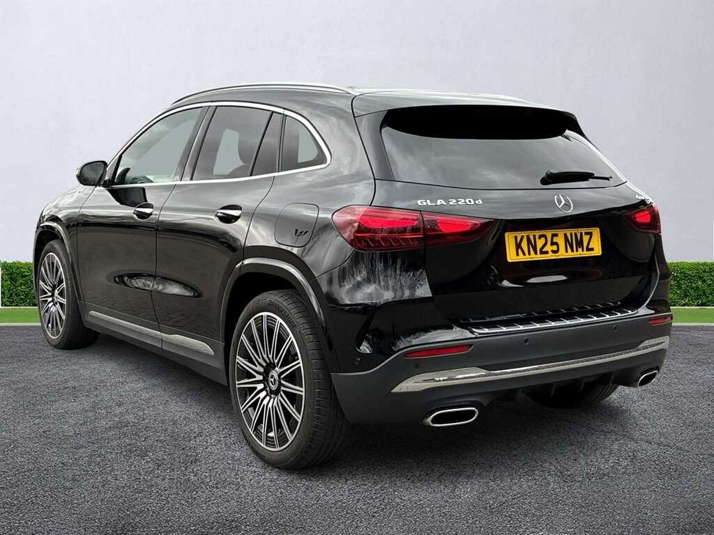 Mercedes-Benz GLA Class Gla 220D 4Matic Amg Line Premium Plus KN25NMZ Black #2