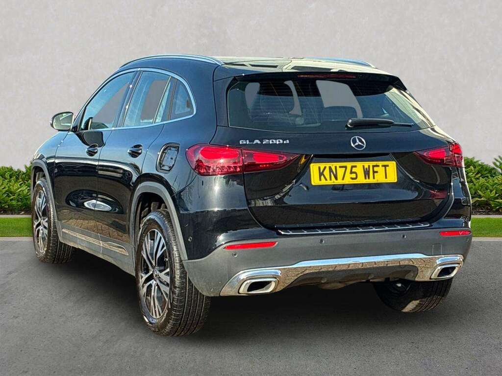 Mercedes-Benz GLA Class Gla 200D Sport Executive KN75WFT Black #2
