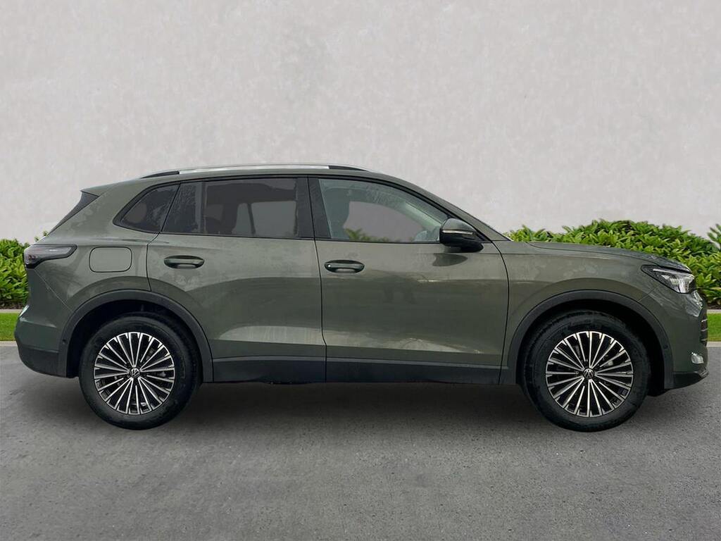 Volkswagen Tiguan 1.5 Etsi 150 Match Dsg NV75SYE Green #2