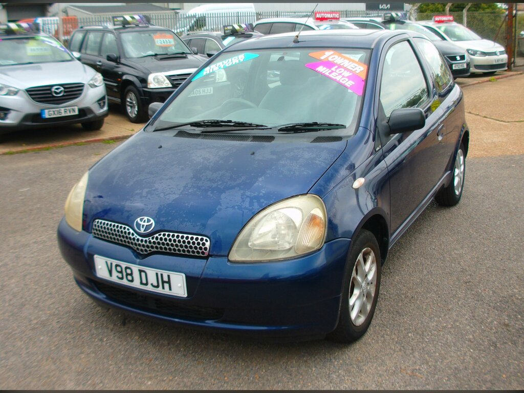 Toyota Yaris 1.0 Gs 3-Door Blue #4