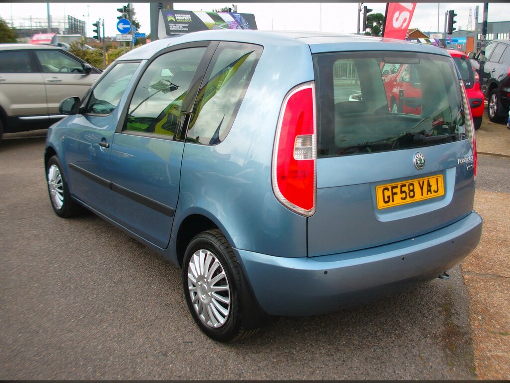Skoda Roomster 1.4 16V 1 Mpv 162 Gkm, 85 Bhp Grey #4