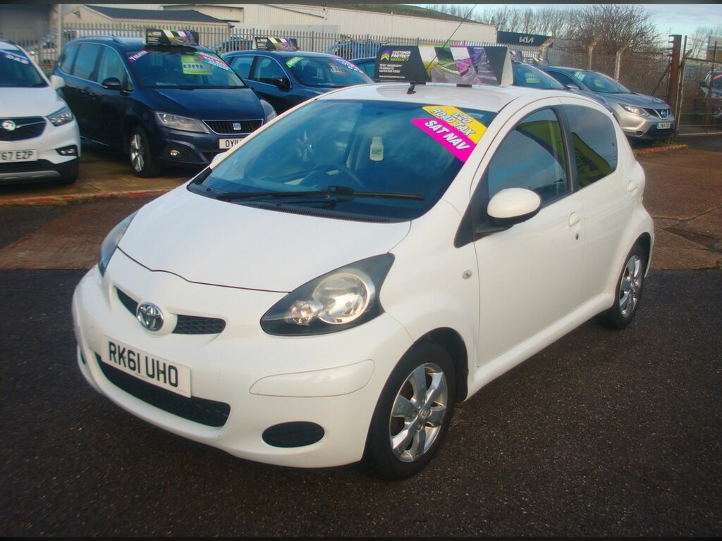 Toyota Aygo 1.0 Vvt-i Go Hatchback RK61UHO White #3