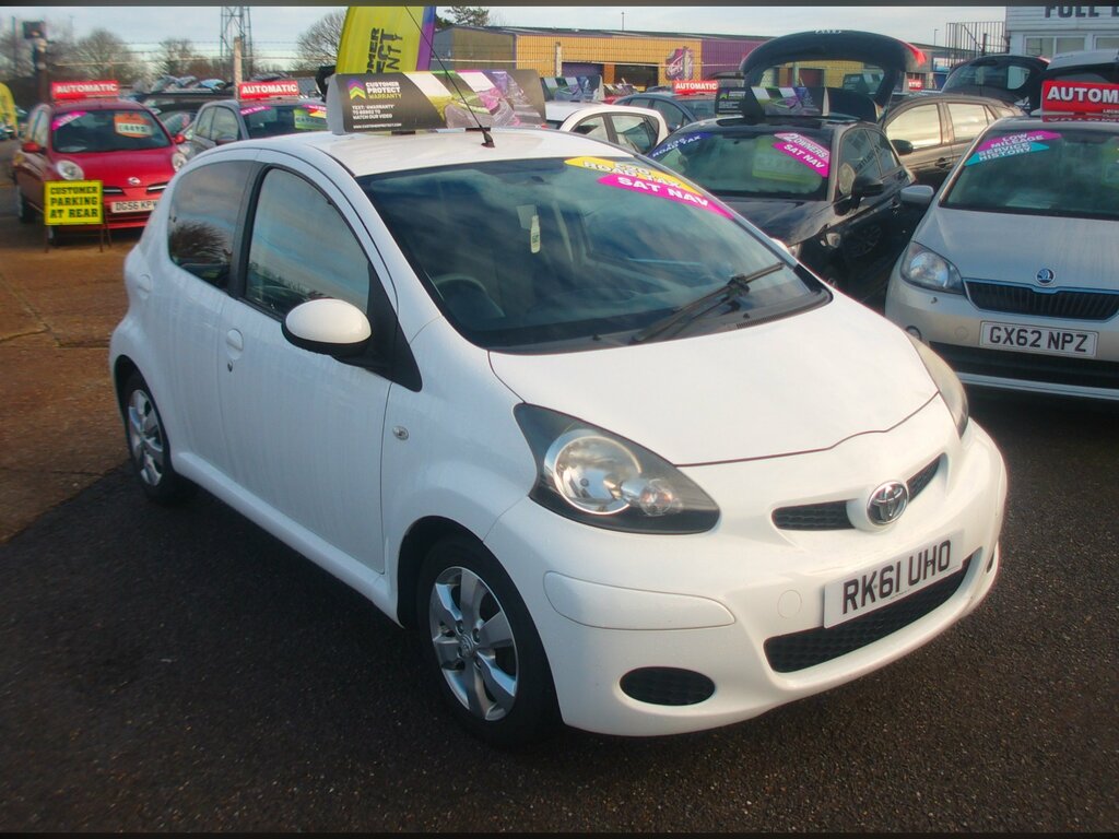 Toyota Aygo 1.0 Vvt-i Go Hatchback White
