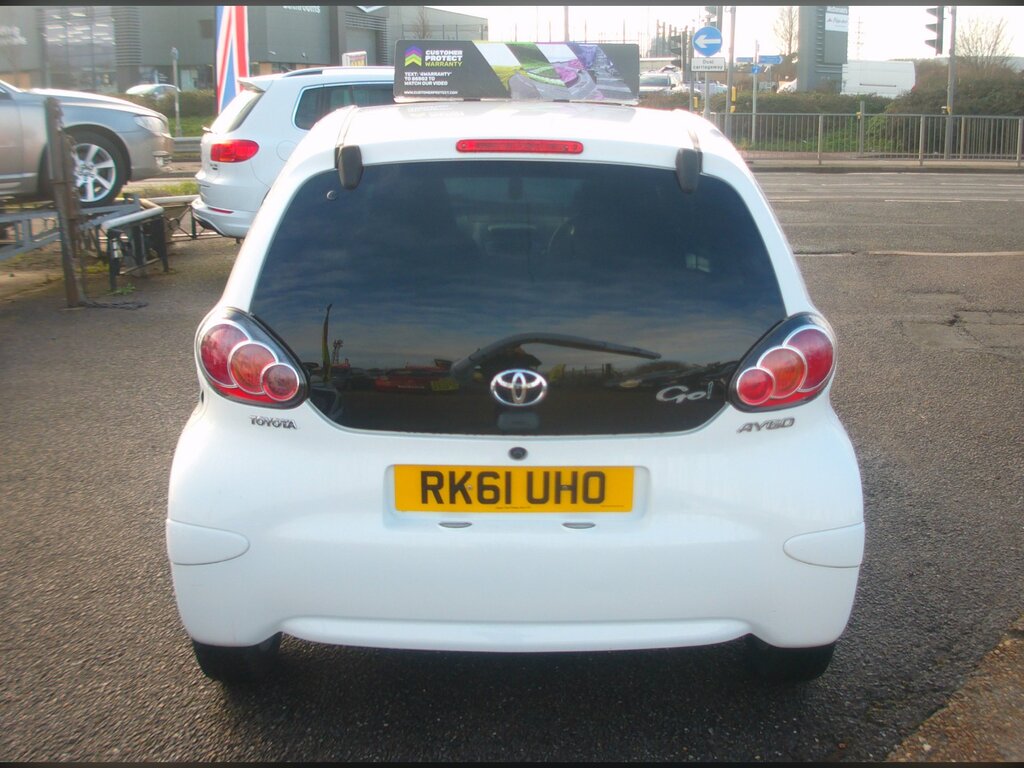 Toyota Aygo 1.0 Vvt-i Go Hatchback RK61UHO White #5