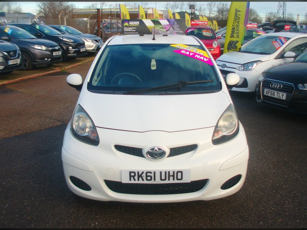 Toyota Aygo 1.0 Vvt-i Go Hatchback RK61UHO White #2