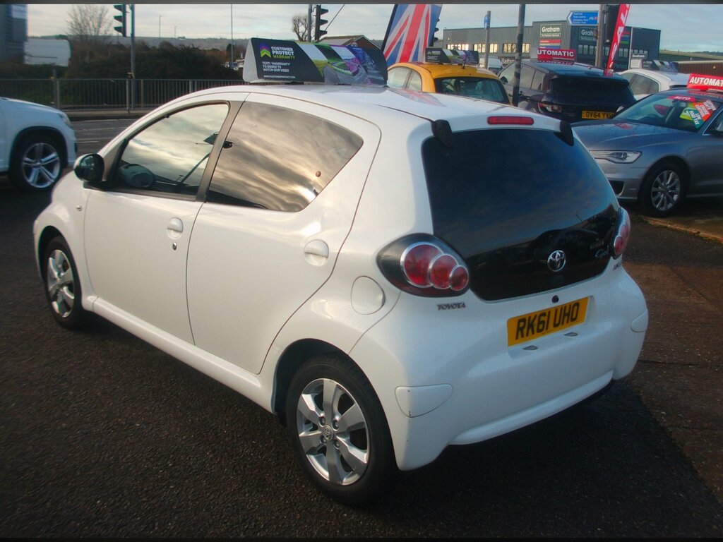 Toyota Aygo 1.0 Vvt-i Go Hatchback RK61UHO White #4