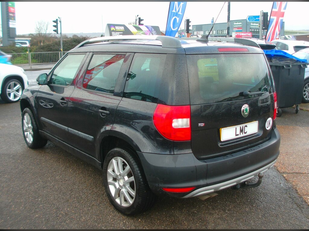 Skoda Yeti 2.0 Tdi Elegance Suv 4Wd Euro 5 Black #4