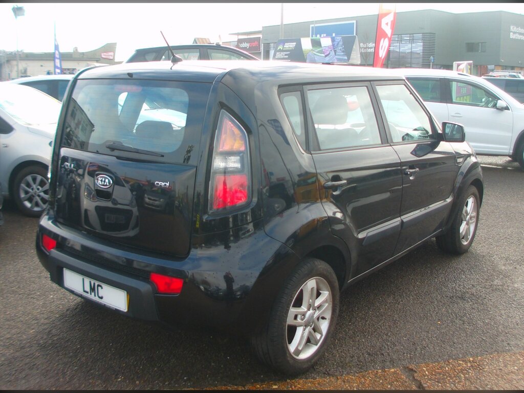 Kia Soul 1.6 Crdi 2 Suv 126 Bhp Black #6