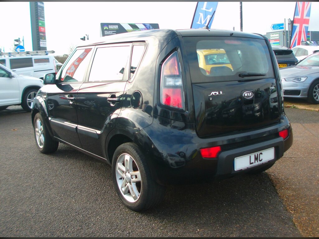 Kia Soul 1.6 Crdi 2 Suv 126 Bhp Black #4