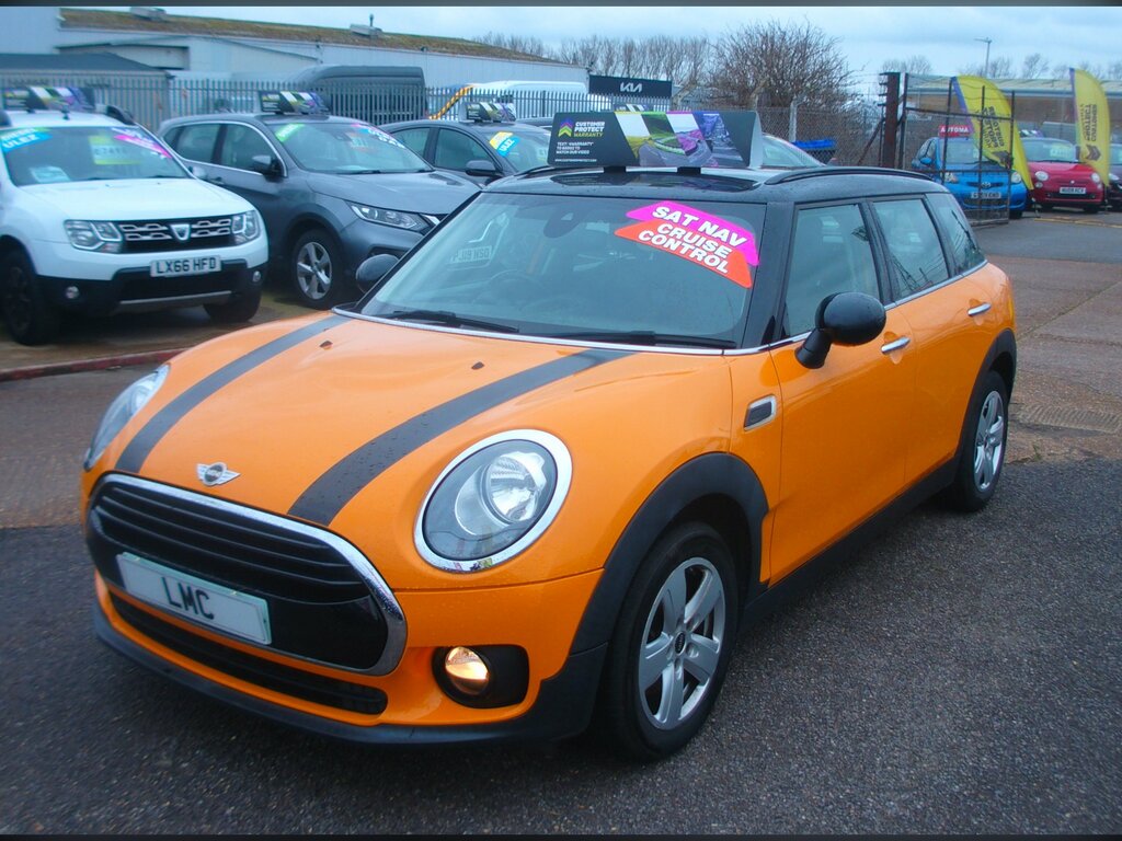 Mini Clubman 1.5 Cooper Estate 6Dr Euro 6 Ss GV16CFE Orange #3