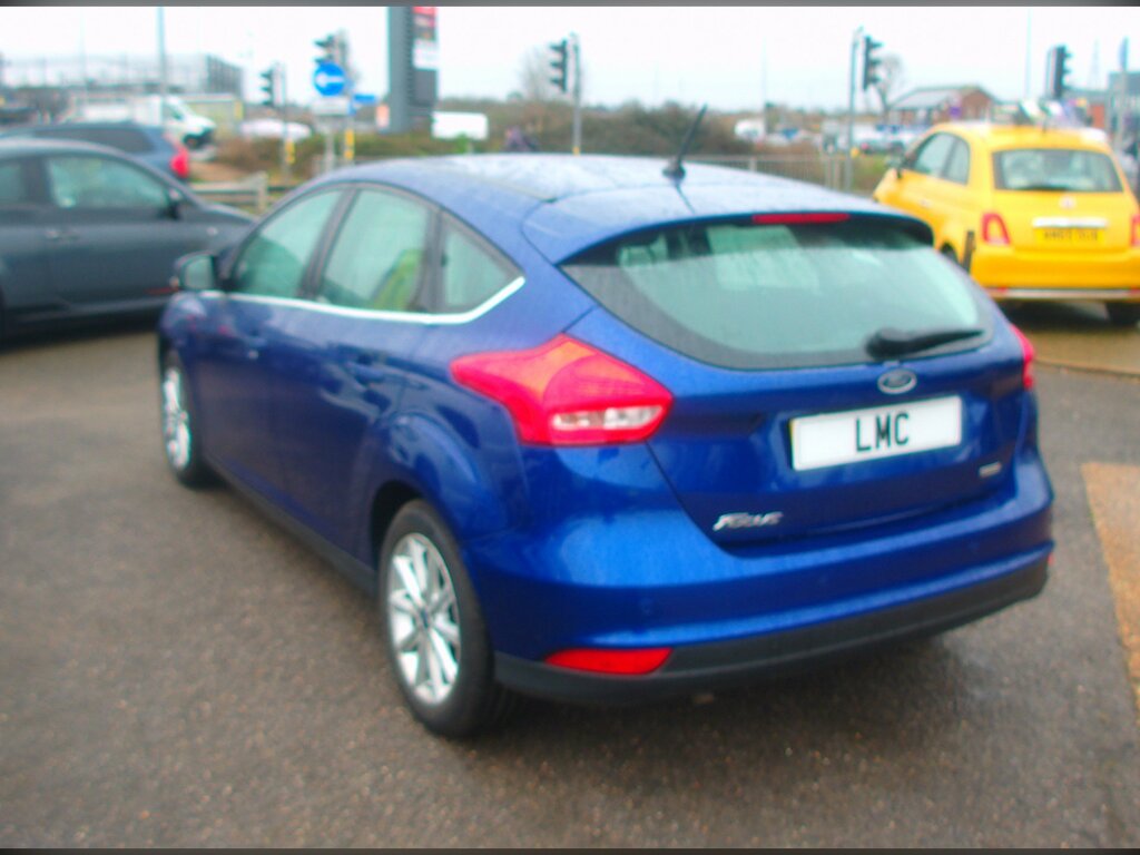 Ford Focus 1.0T Ecoboost Titanium Hatchback GK18VUW Blue #4