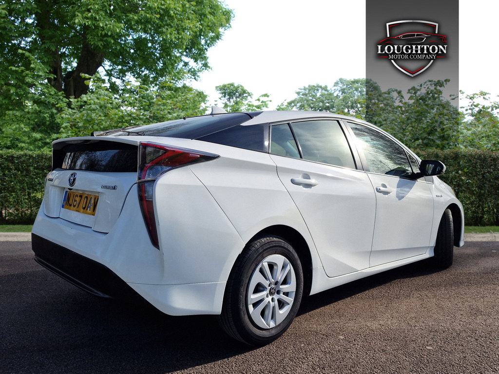 Toyota Prius 1 8 Vvt H Business Edition Cvt Euro 6 S S White #6