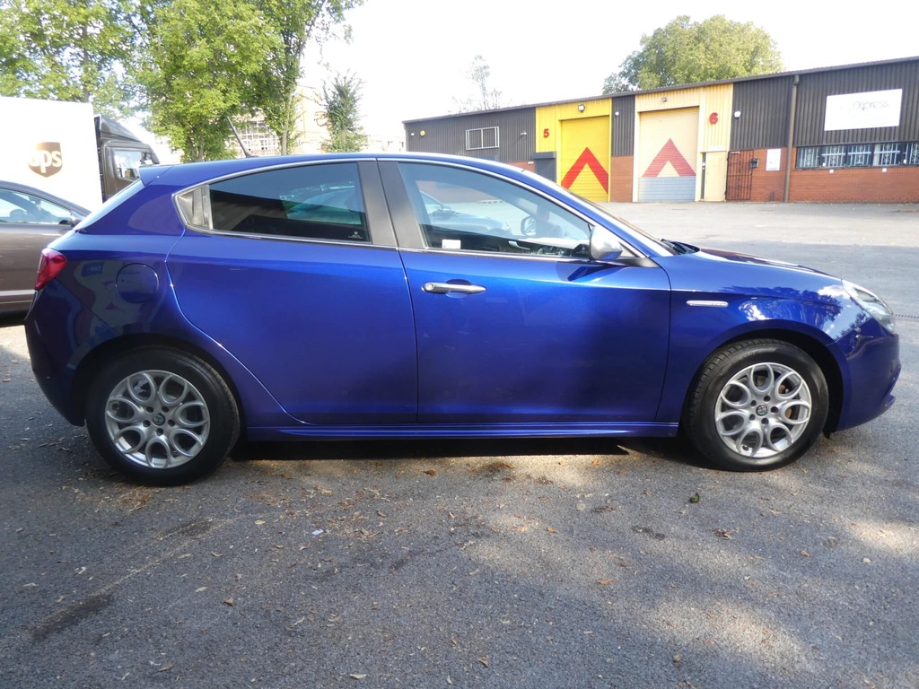 Alfa Romeo Giulietta 1.6 Jtdm-2 120 Tecnica Start Stop Hatchback NG16JWO #4