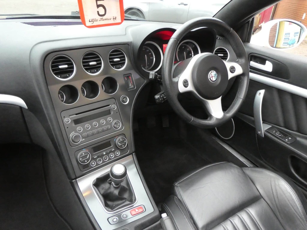 Alfa Romeo Spider Black #31