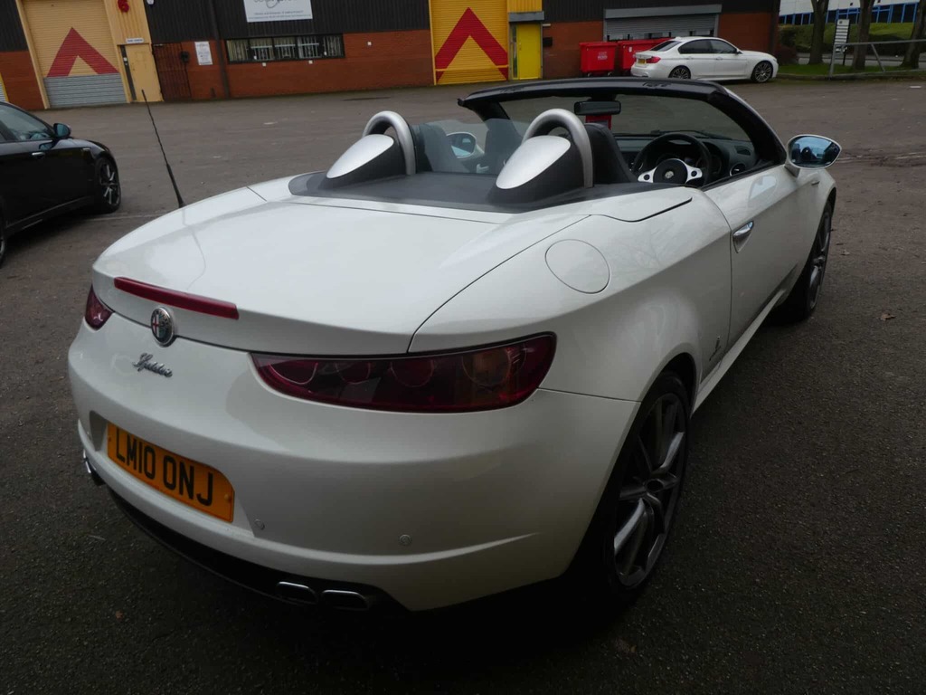 Alfa Romeo Spider Black #30