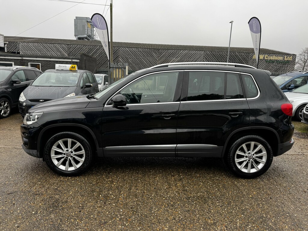 Volkswagen Tiguan 2.0 Tdi Bluemotion Tech Se 2012 VN12VUD Black #2