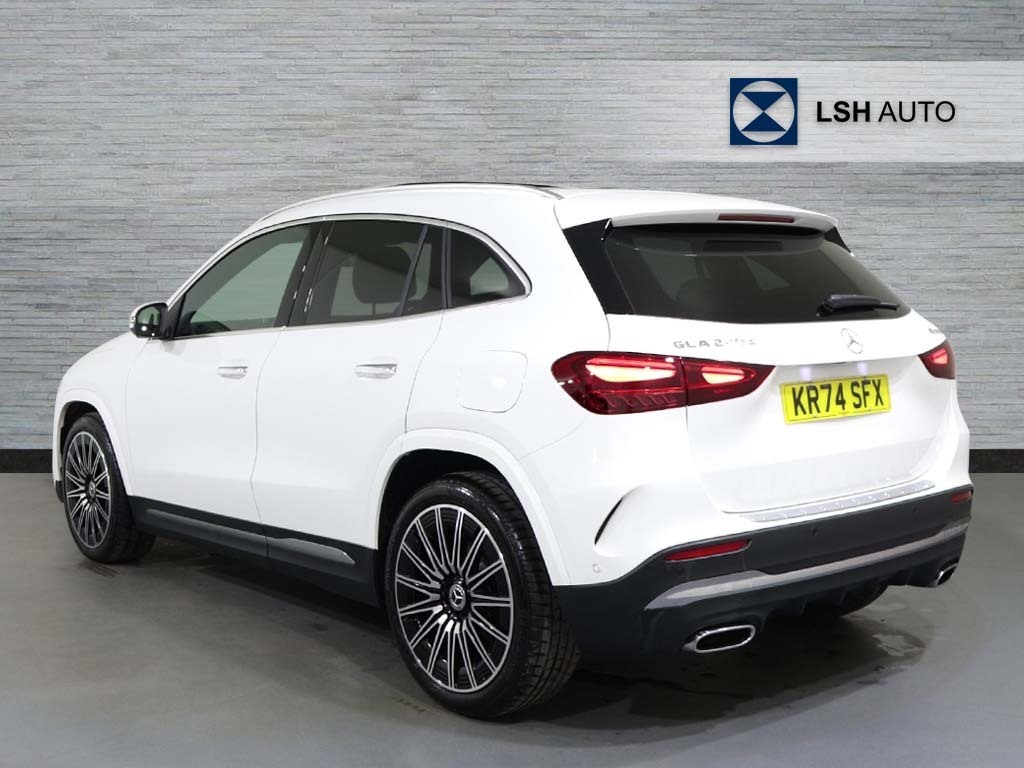 Mercedes-Benz GLA Class Gla 220D 4Matic Amg Line Premium Plus KR74SFX White #2