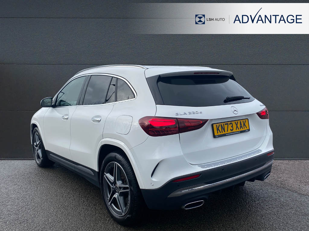 Mercedes-Benz GLA Class Gla 220D 4Matic Amg Line Premium KN73XAK White #2