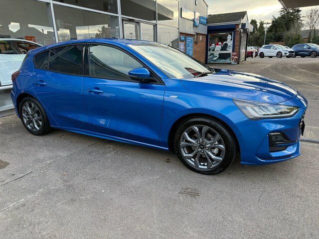 Ford Focus Hatchback EA74UVB Blue #2