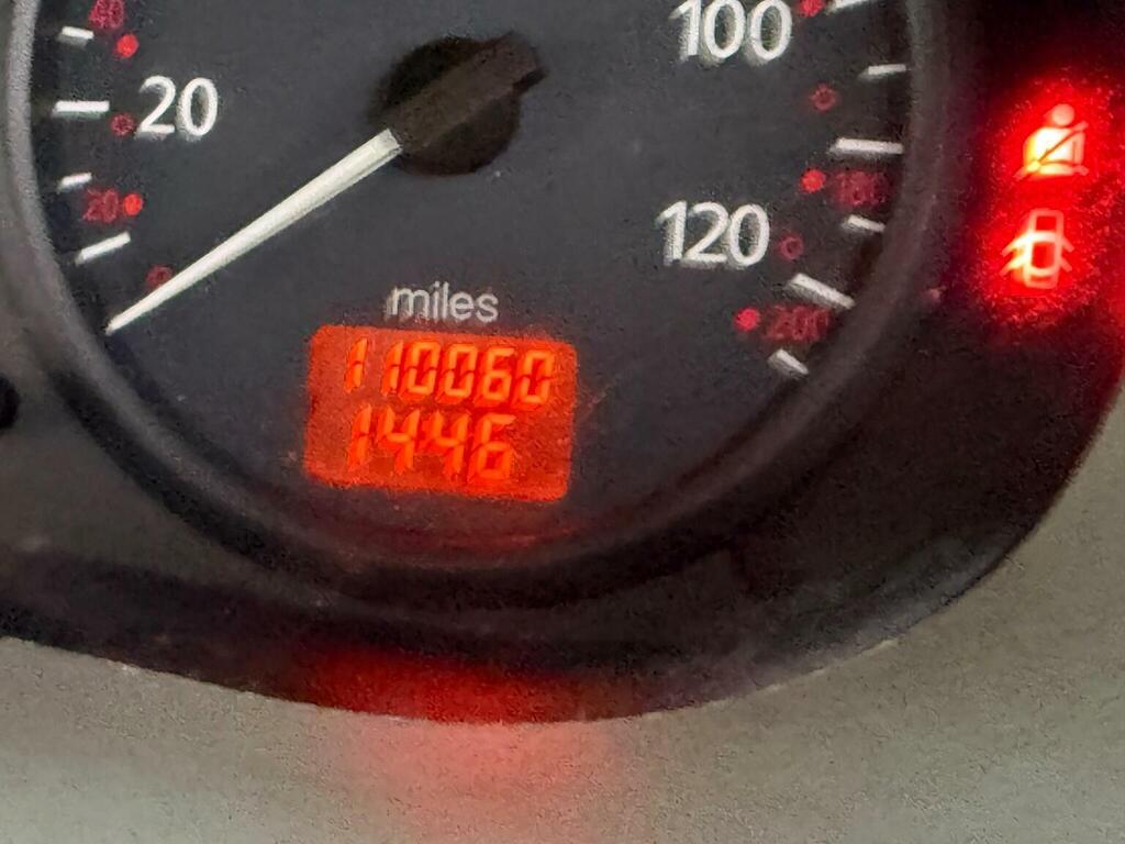 Renault Trafic Classhas-text-weight-normal Has-text-tertiary Silver #9