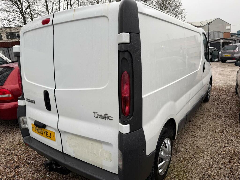 Renault Trafic Classhas-text-weight-normal Has-text-tertiary Silver #6
