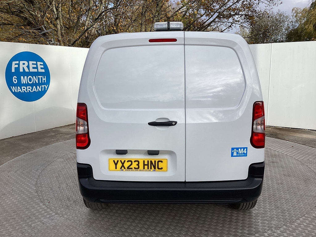 Fiat Doblo Bluehdi 1000Kg Swb A C Euro 6 U7618 Ulez White #4