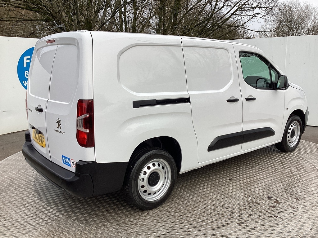 Peugeot Partner Bluehdi 850 Professional Premium Crewcab Lwb A C YM73GVF White #3