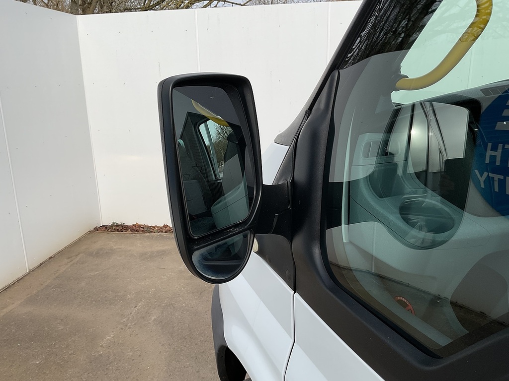Seat  Diesel White #44