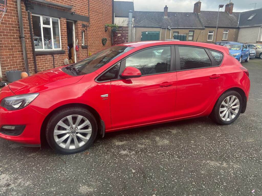 Vauxhall Astra 1.6I 16V Active UNZ6422 Red #4