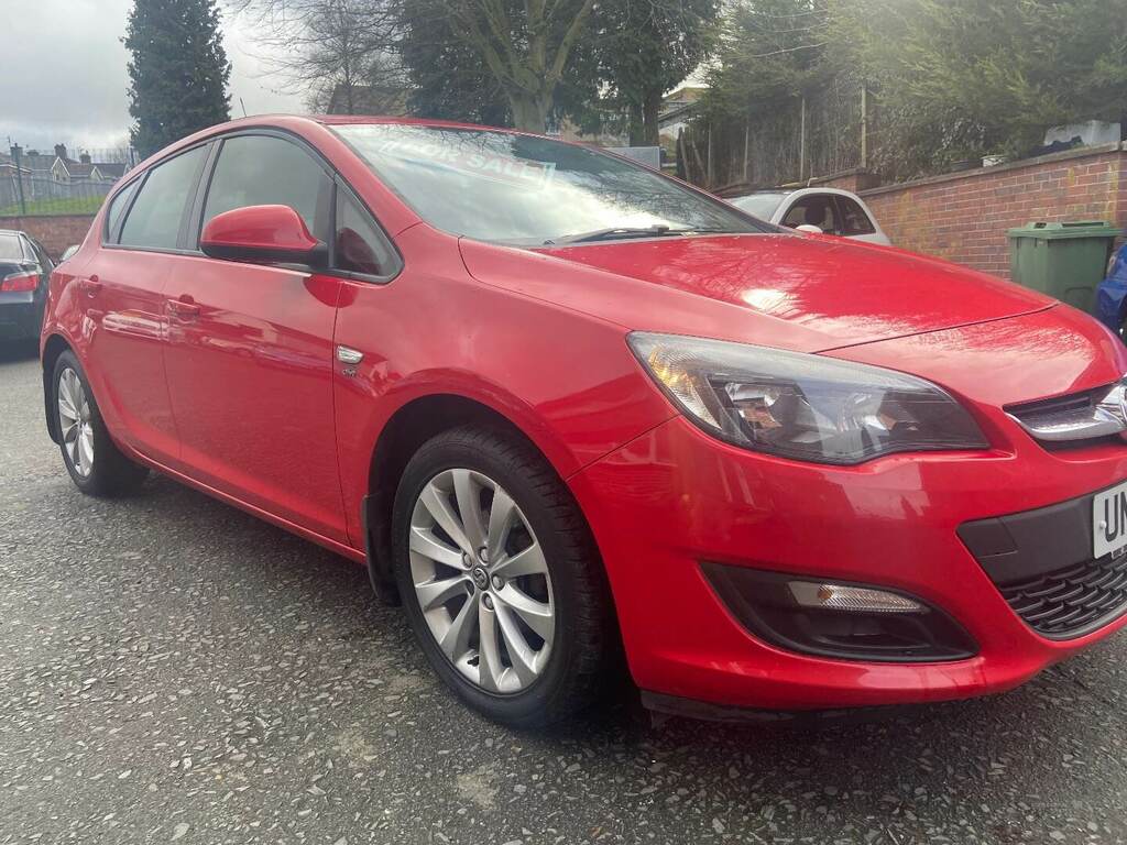 Vauxhall Astra 1.6I 16V Active Red