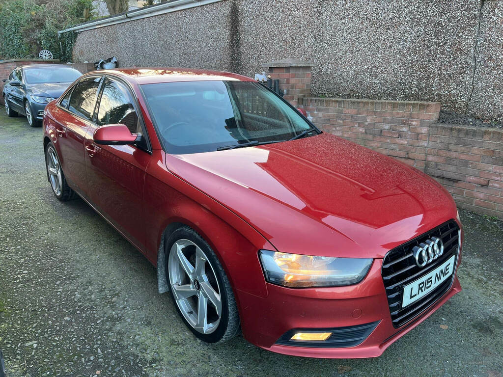 Audi A4 2.0 Tdi Ultra 163 Se Technik Red