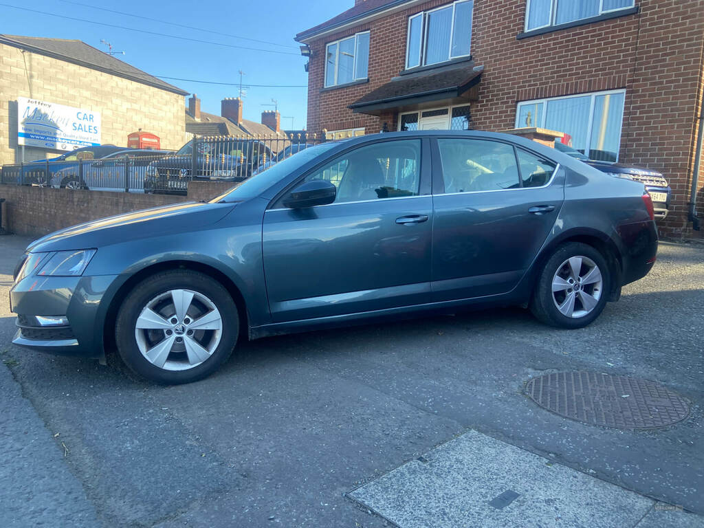 Skoda Octavia 1.6 Tdi Se Technology SA68OGB Grey #4