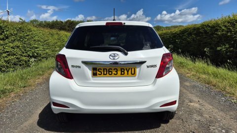 Toyota Yaris Vvt-i Edition SD63BYU White #6