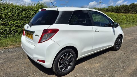 Toyota Yaris Vvt-i Edition SD63BYU White #5