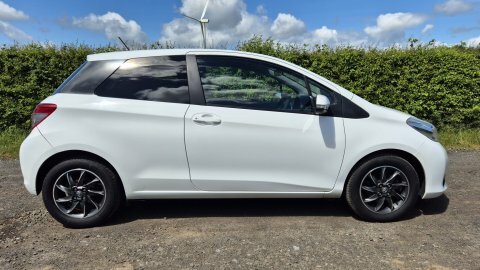 Toyota Yaris Vvt-i Edition SD63BYU White #4
