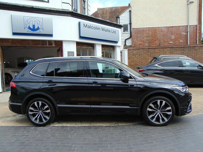 Volkswagen Tiguan Allspace 1.5 Tsi R-line Dsg PK74JBU Black #2