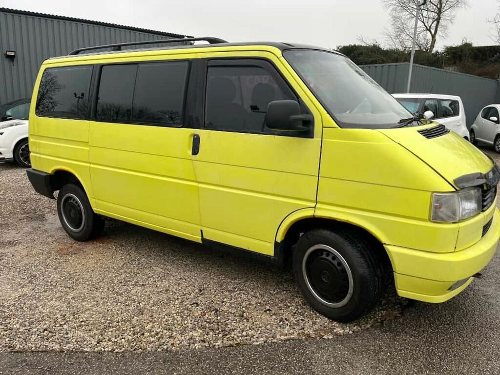 Volkswagen Caravelle Mpv Blue #3