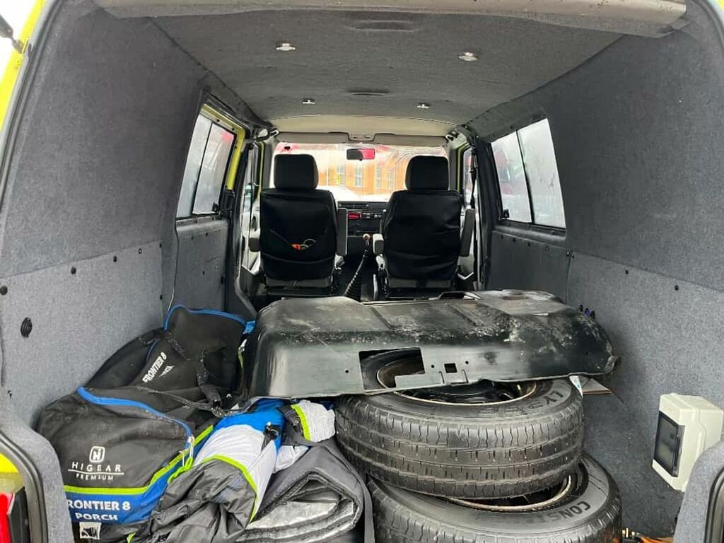 Volkswagen Caravelle Mpv Blue #9