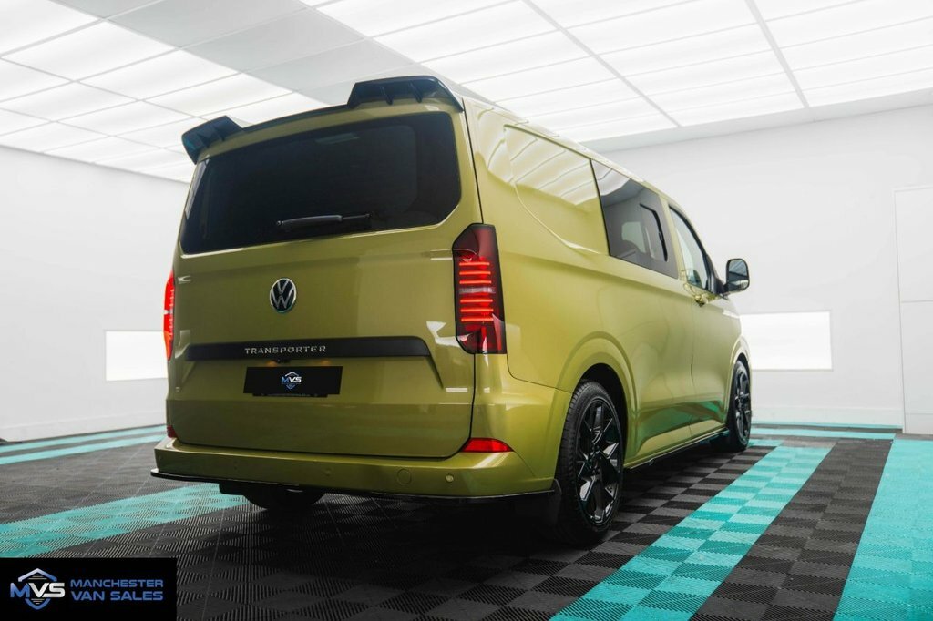 Volkswagen Transporter Combi Green #3