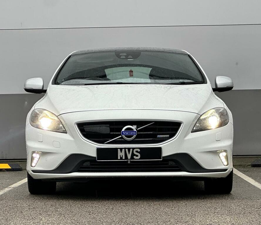 Volvo V40 Hatchback 2.0 D3 R-design Lux Nav Geartronic Euro KU15ZWC White #2