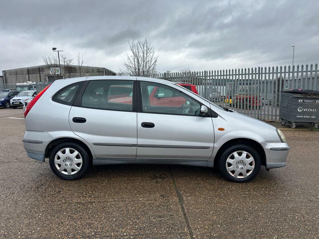 Nissan Almera Tino 1.8 S Silver #5