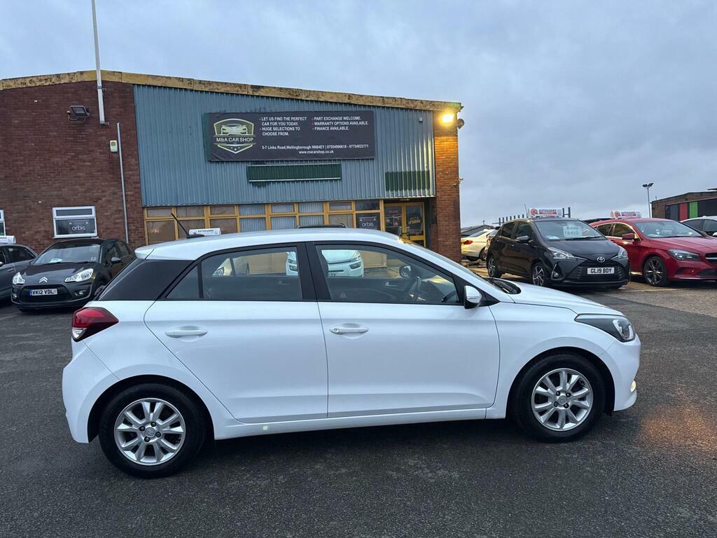 Hyundai I20 1.2 Se Euro 6 VX17LSE White #6