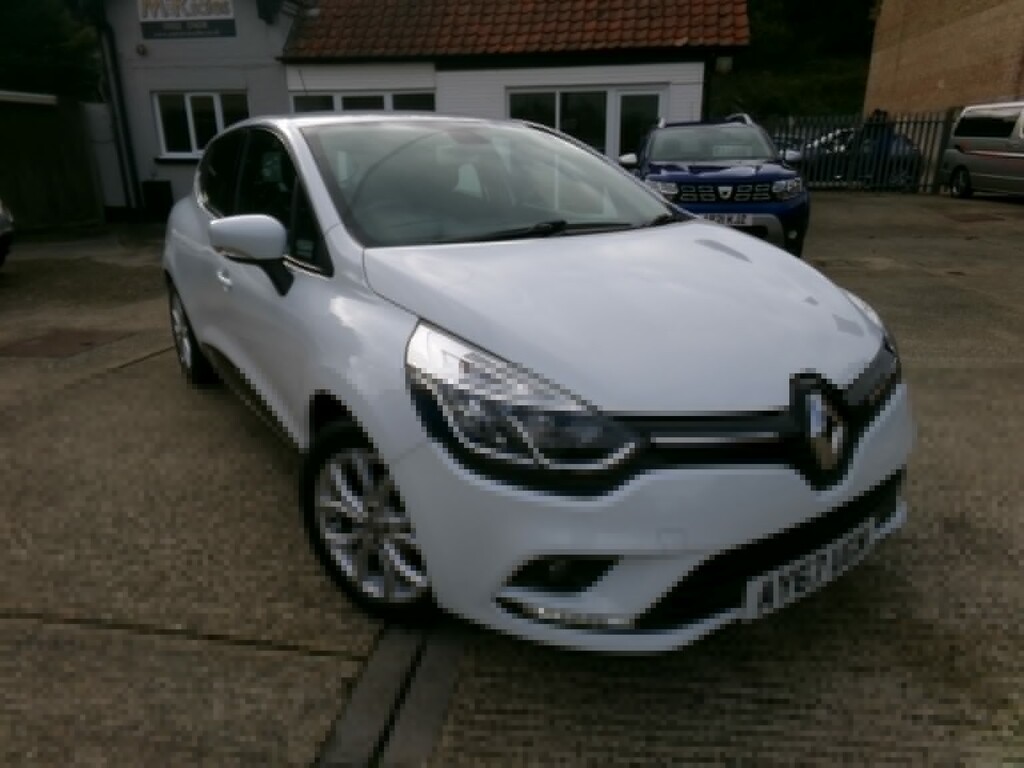 Renault Clio Hatchback 1.2 Dynamique Nav 1.2 16V 75 2018 White