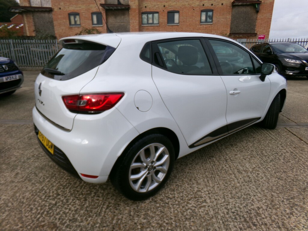 Renault Clio Hatchback 1.2 Dynamique Nav 1.2 16V 75 2018 AY67UGM White #4