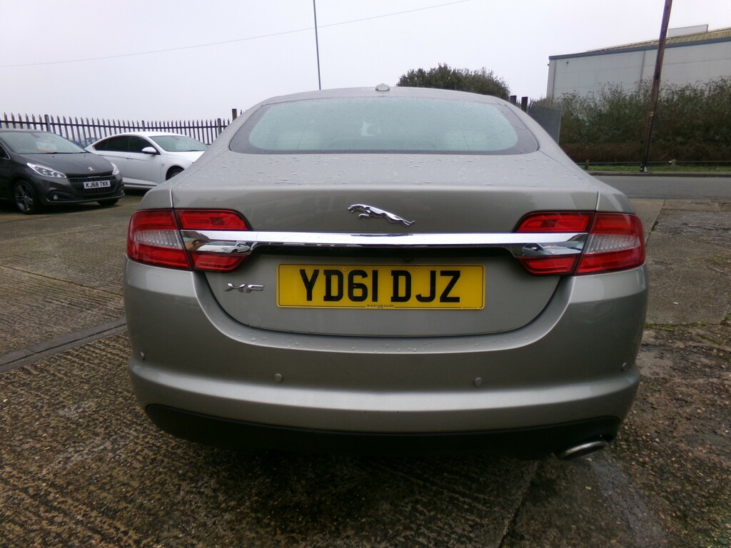 Jaguar XF Saloon 2.2 D Premium Luxury 2011 Gold #6