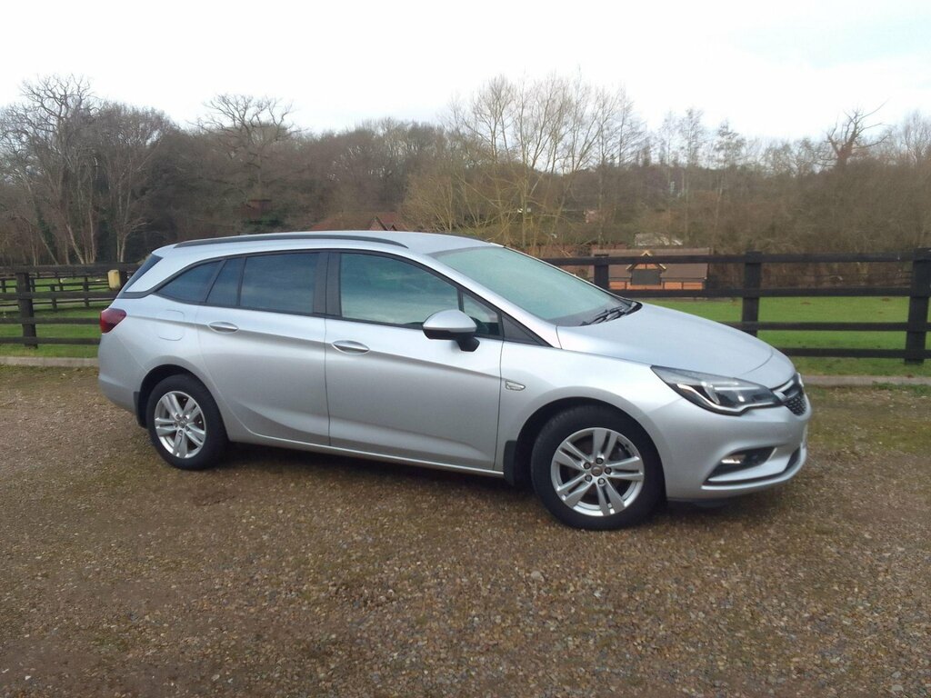 Vauxhall Astra 1.6 Cdti Design Sports Tourer Euro 6 LJ18BNC Silver #4